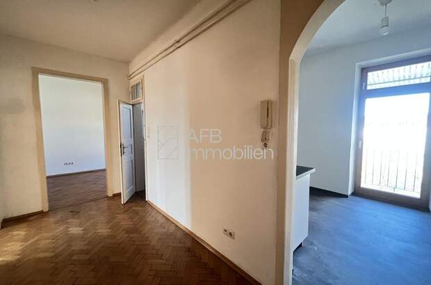 Altbauwohnung mit Balkon mieten in 8010 Graz (Bild 3)