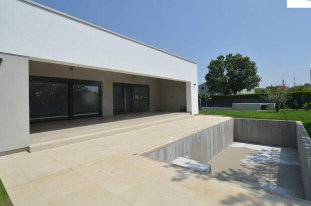 Haus kaufen in 52440 Porec (Bild 3)