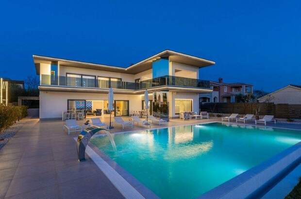 Haus kaufen in 52440 Porec (Bild 2)