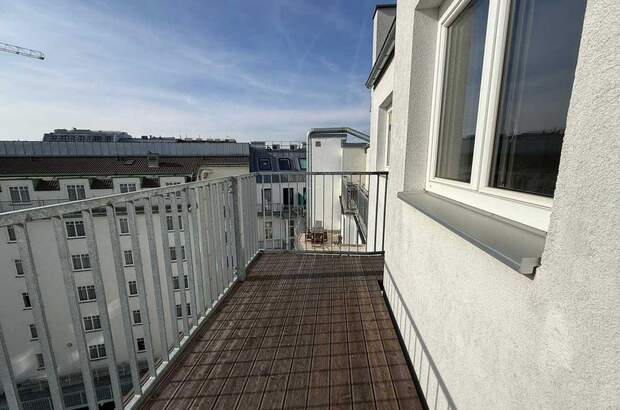 Altbauwohnung mit Balkon kaufen in 1050 Wien (Bild 2)