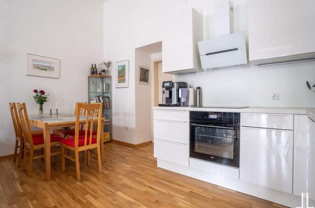 Altbauwohnung mit Balkon kaufen in 8010 Graz (Bild 3)