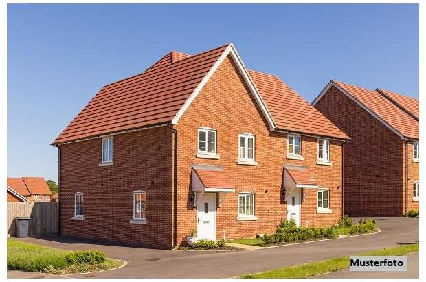 Mehrfamilienhaus kaufen in 2125 Neubau (Bild 1)