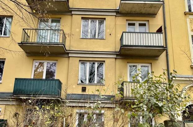 Altbauwohnung mit Balkon kaufen in 1130 Wien