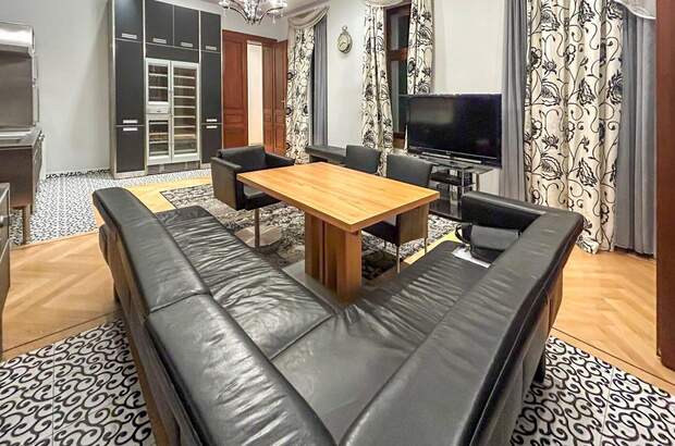 Altbauwohnung kaufen in 1090 Wien (Bild 2)