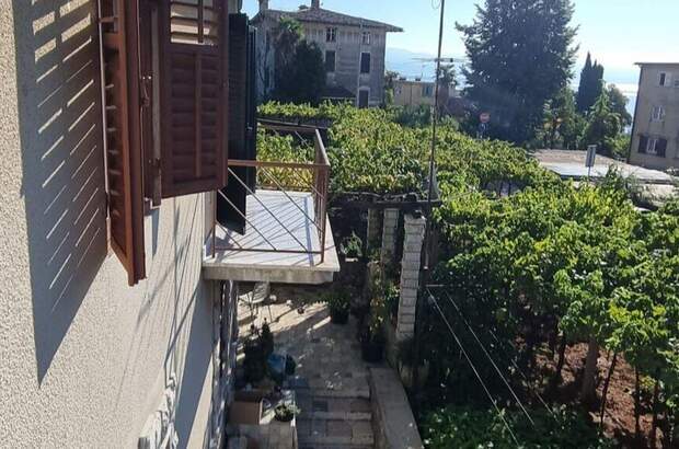 Altbauwohnung mit Balkon kaufen in 51415 Lovran (Bild 1)