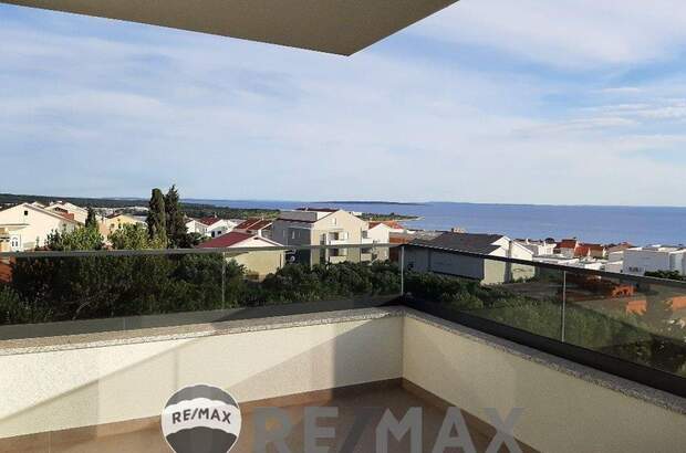 Wohnung mit Balkon kaufen in 53291 Novalja (Bild 1)