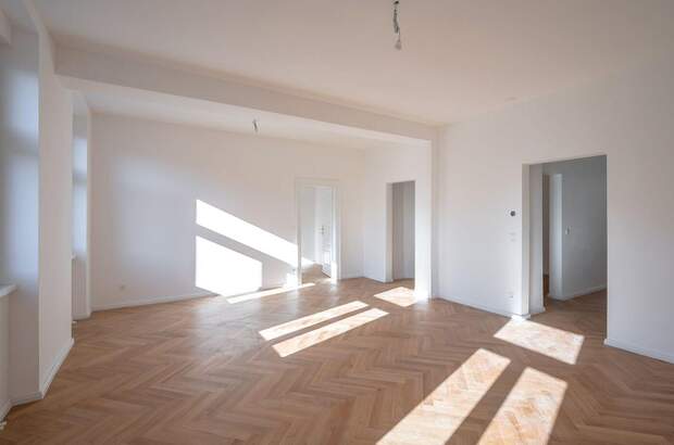 Altbauwohnung mit Balkon kaufen in 1050 Wien (Bild 2)