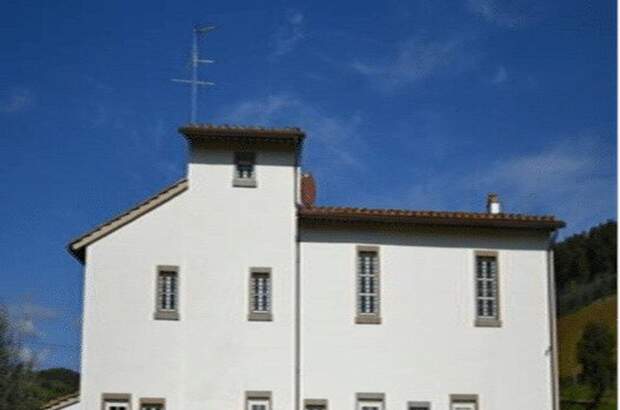 Haus mit Garten kaufen in 95015 Carmignano (Bild 1)