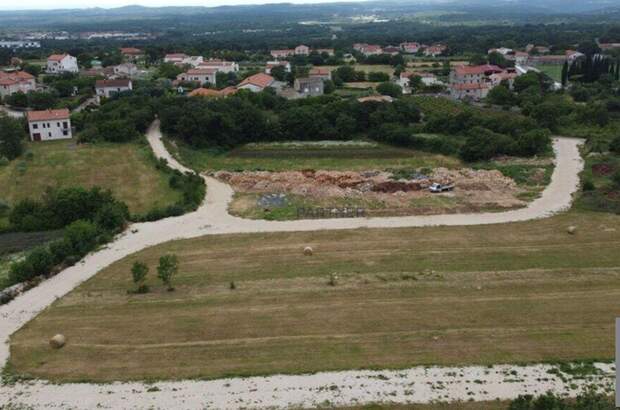 Gewerbeobjekt kaufen in 52210 Rovinj (Bild 2)