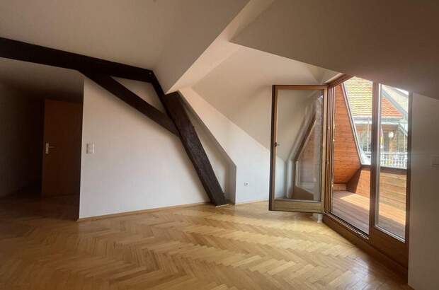 Altbauwohnung mit Balkon mieten in 8020 Graz