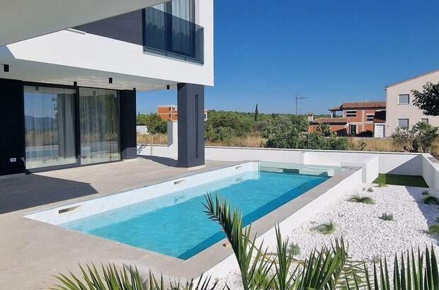 Haus kaufen in 23000 Kožino (Bild 2)