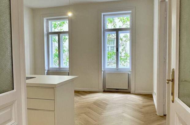 Altbauwohnung mit Balkon mieten in 1050 Wien (Bild 2)