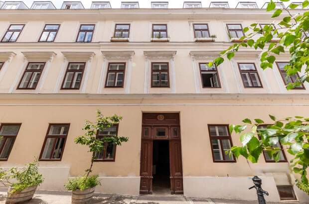 Altbauwohnung kaufen in 1070 Wien (Bild 2)