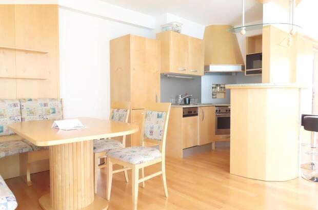 Altbauwohnung mit Balkon mieten in 1070 Wien (Bild 1)