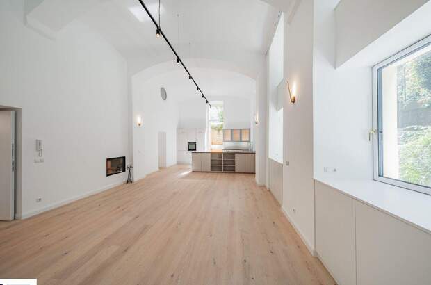 Altbauwohnung mit Balkon kaufen in 1040 Wien (Bild 2)