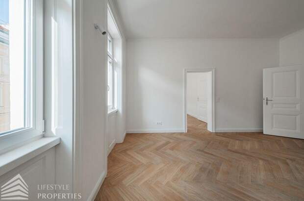 Altbauwohnung mit Balkon kaufen in 1150 Wien (Bild 2)