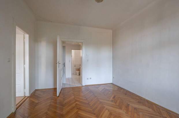 Altbauwohnung mit Balkon kaufen in 1130 Wien (Bild 3)