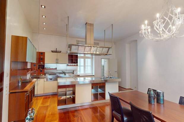 Altbauwohnung mit Balkon kaufen in 1010 Wien (Bild 1)