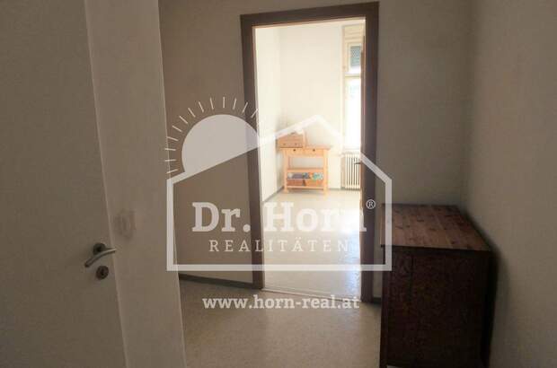 Altbauwohnung mit Balkon mieten in 8010 Graz (Bild 2)