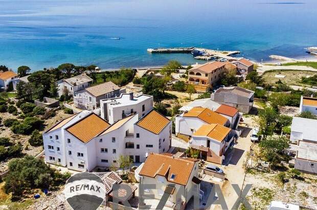 Wohnung mit Balkon kaufen in 23250 Košljun (Bild 1)