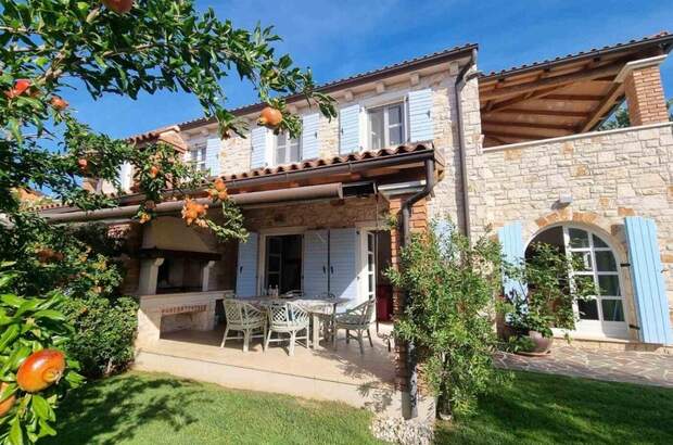 Haus kaufen in 52440 Porec (Bild 1)