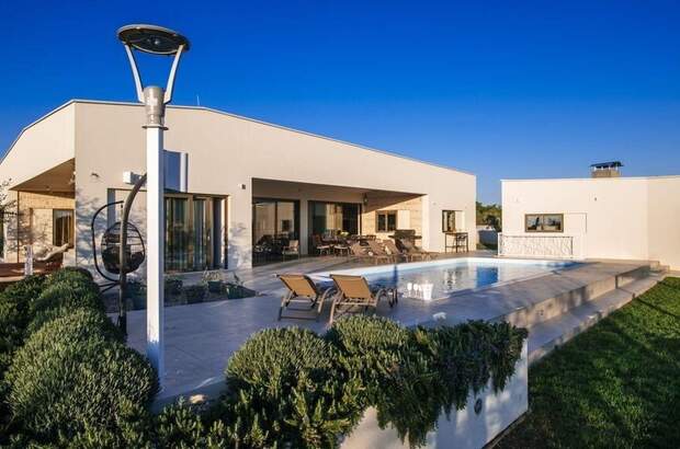 Haus kaufen in 23222 Smokovic (Bild 2)