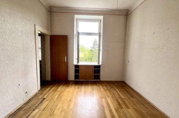 Altbauwohnung mit Balkon kaufen in 8020 Graz (Bild 2)