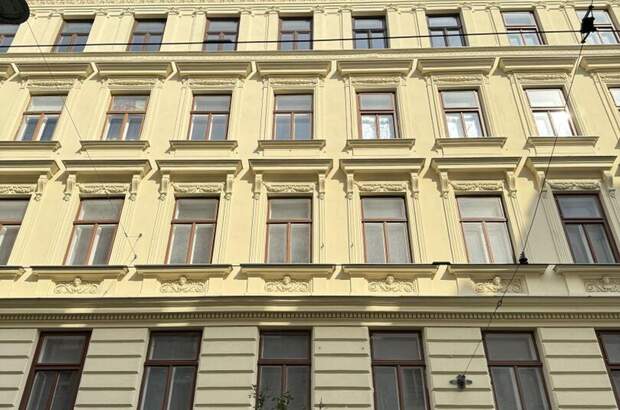 Altbauwohnung kaufen in 1080 Wien (Bild 2)