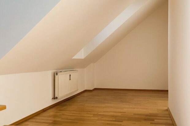 Altbauwohnung mit Balkon mieten in 8010 Graz (Bild 2)