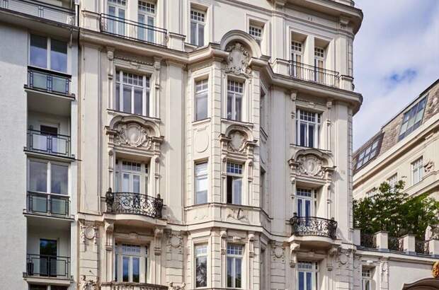 Altbauwohnung mit Balkon mieten in 1040 Wien (Bild 1)