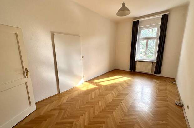 Altbauwohnung mit Balkon mieten in 8010 Graz (Bild 3)