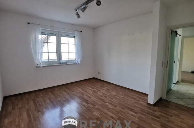 Einfamilienhaus kaufen in 2004 Niederhollabrunn (Bild 2)