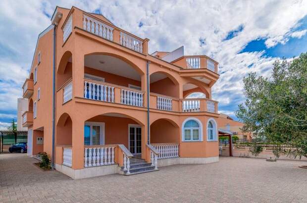 Haus mit Garten kaufen in 23206 Sukošan (Bild 1)