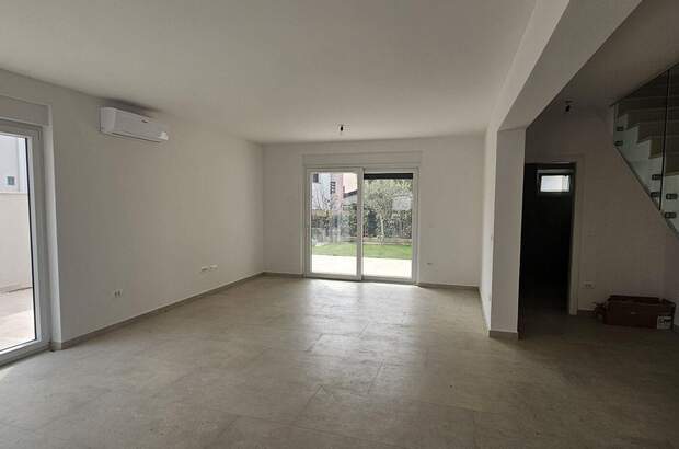 Haus mit Garten kaufen in 52466 Novigrad (Bild 2)