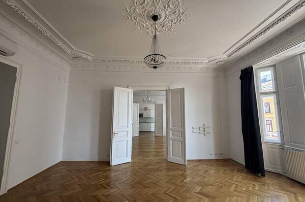 Altbauwohnung mit Balkon mieten in 1090 Wien