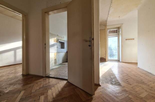 Altbauwohnung mit Balkon kaufen in 1130 Wien (Bild 5)