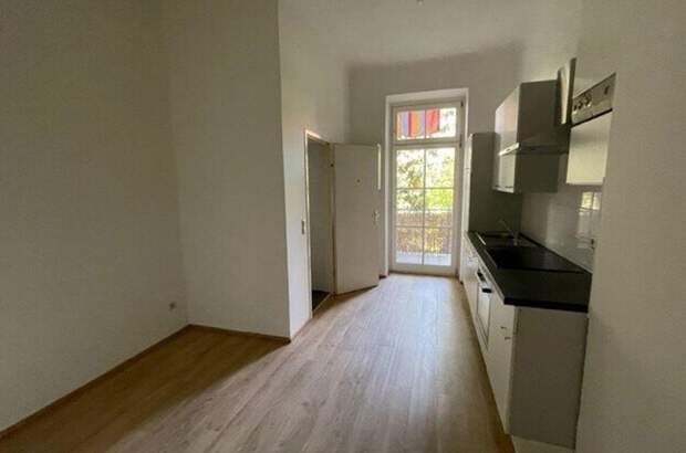 Altbauwohnung mit Balkon mieten in 8010 Graz (Bild 3)