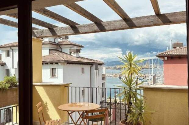 Wohnung mit Balkon kaufen in 34015 Muggia (Bild 1)