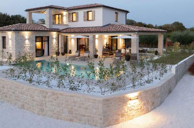 Haus kaufen in 52440 Porec (Bild 1)