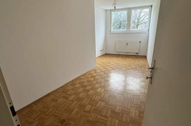 Altbauwohnung mit Balkon mieten in 8010 Graz (Bild 3)