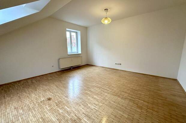 Altbauwohnung mit Balkon mieten in 8010 Graz (Bild 2)