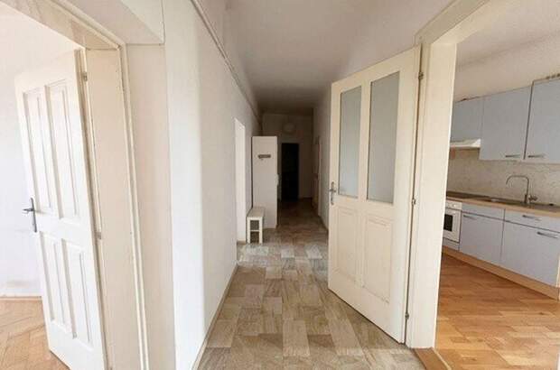 Altbauwohnung mit Balkon mieten in 8010 Graz (Bild 3)