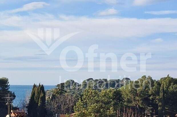 Wohnung mit Balkon kaufen in 52440 Porec (Bild 1)