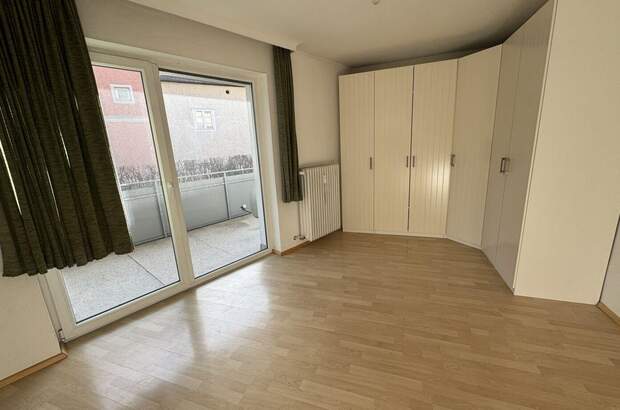 Altbauwohnung mit Balkon kaufen in 6060 Hall (Bild 2)