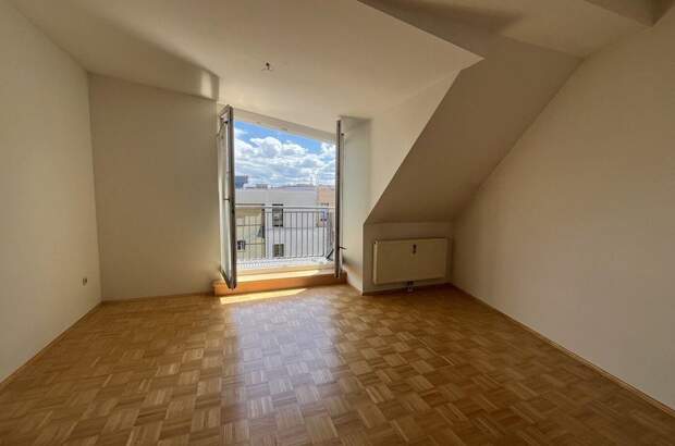 Altbauwohnung mit Balkon mieten in 8010 Graz (Bild 1)