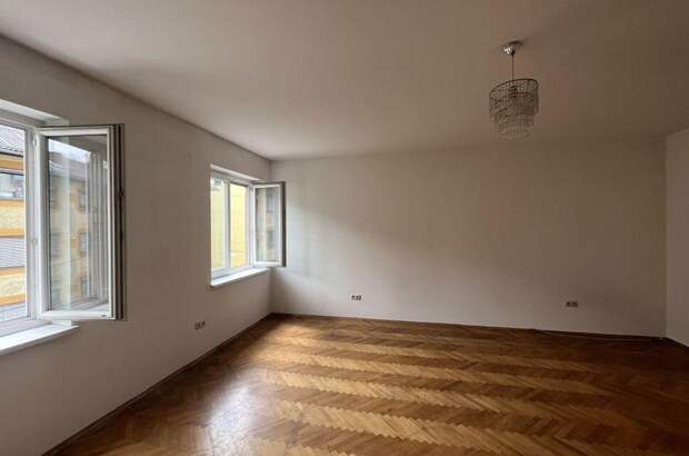 Altbauwohnung mit Balkon mieten in 8020 Graz (Bild 1)