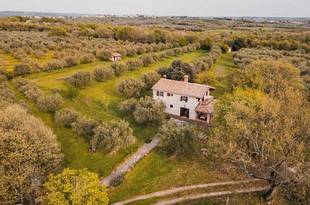 Haus kaufen in 52440 Porec (Bild 1)