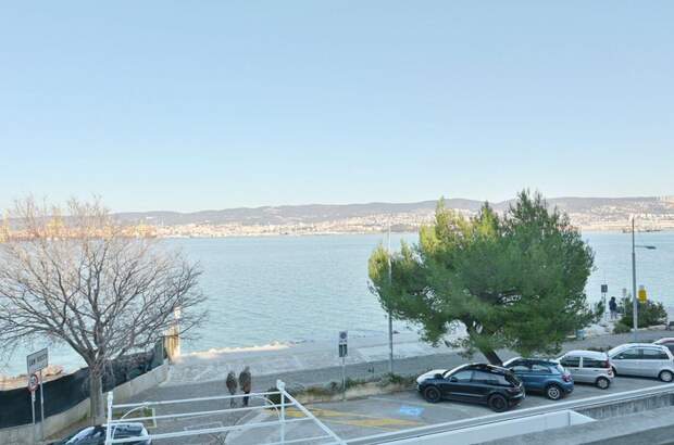 Wohnung mit Balkon kaufen in 34015 Muggia (Bild 2)