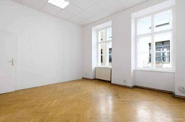 Altbauwohnung kaufen in 1070 Wien (Bild 2)