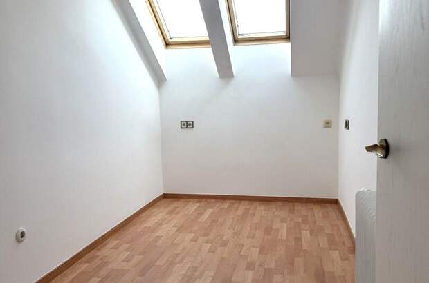 Altbauwohnung mit Balkon mieten in 8680 Mürzzuschlag (Bild 4)